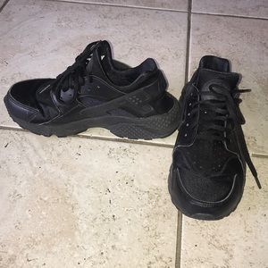 Nike Huarache Black